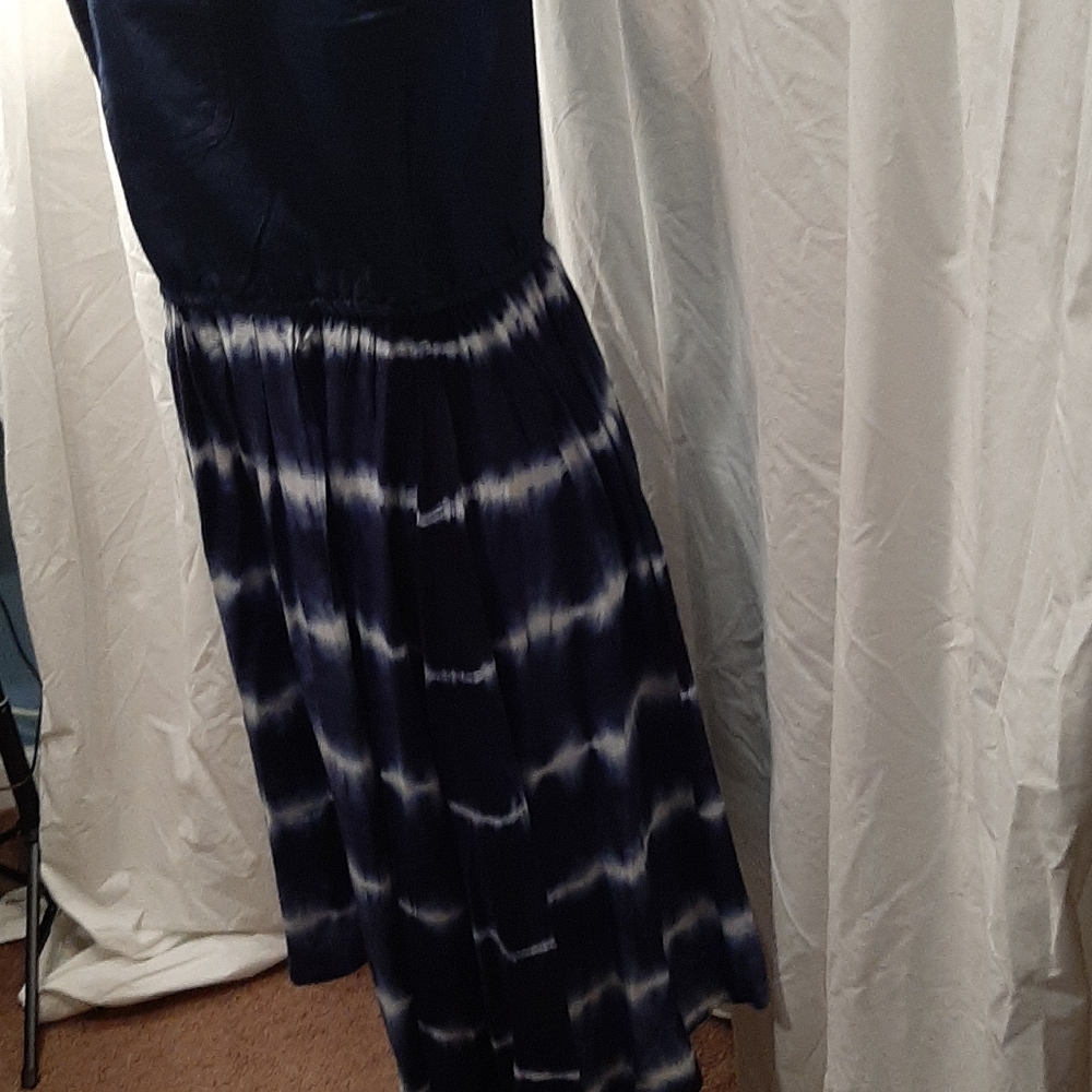 Dress - Picture 2 of 6